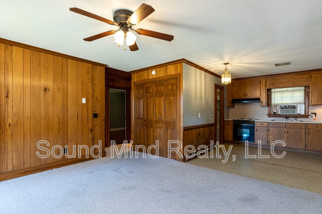 Building Photo - 207 S Alston St