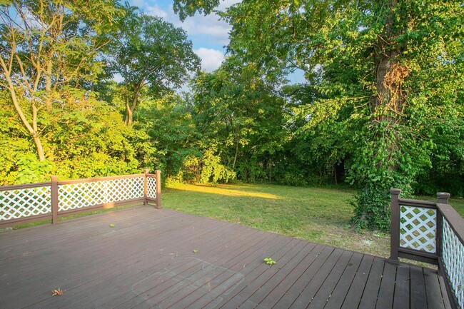 Building Photo - Charming ranch home in Crieve Hall