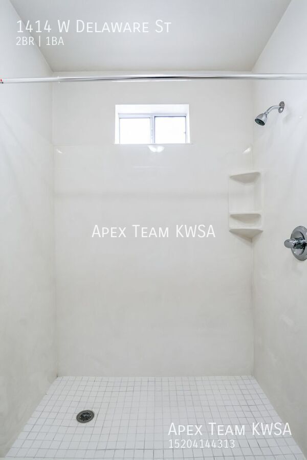 Building Photo - 1414 W Delaware St