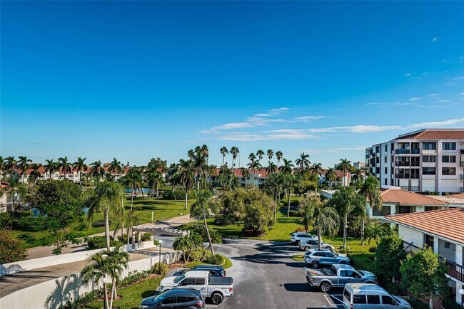 Building Photo - 6295 Bahia Del Mar Cir