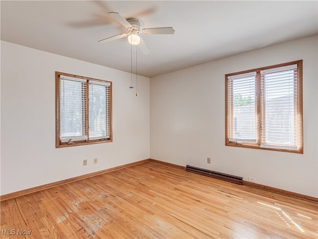 Building Photo - 1038 Saxon Ave