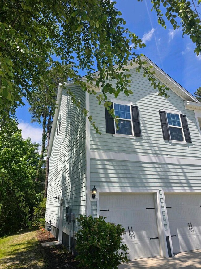 Building Photo - Spacious Elegance Meets Smart Living — 3,1...
