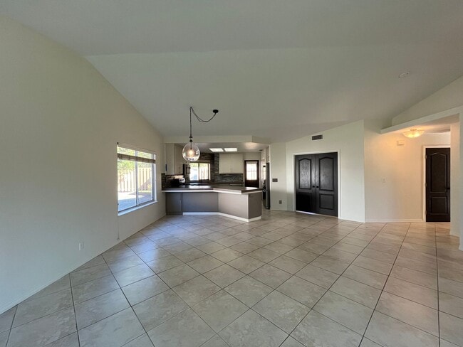 Building Photo - 946 St Ann Dr