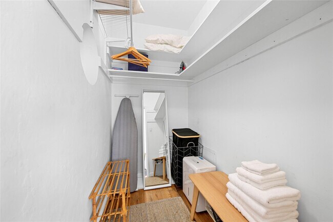 Building Photo - 3015 Seville St