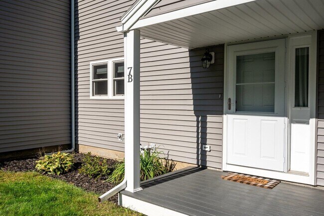 Building Photo - 7B Gagnon Hill Rd