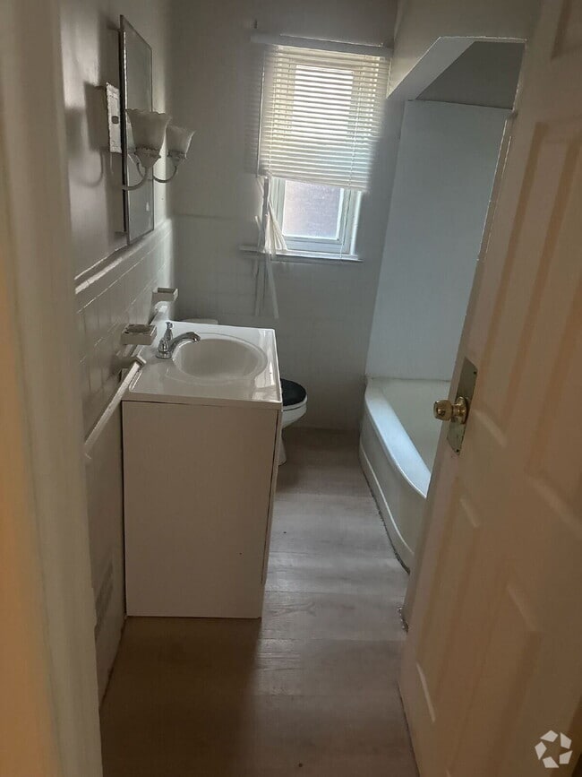 Building Photo - 3-Bed Gem in Detroit - Cozy 1163 Sq Ft Hom...