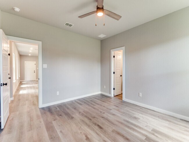 Building Photo - Gorgeous New Construction duplex for rent in Euless!