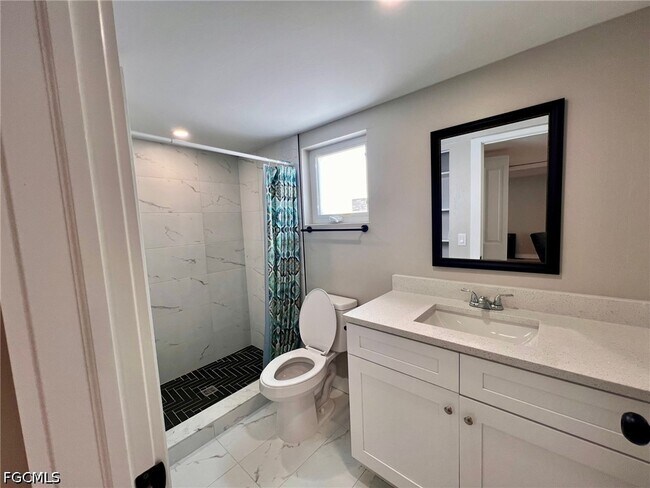 Building Photo - 4102 SE 19th Pl