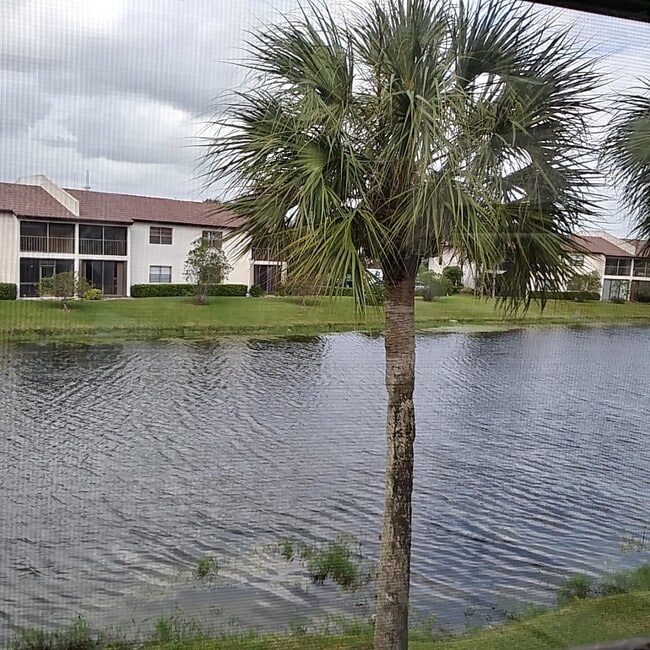 Building Photo - 8045 Eastlake Dr
