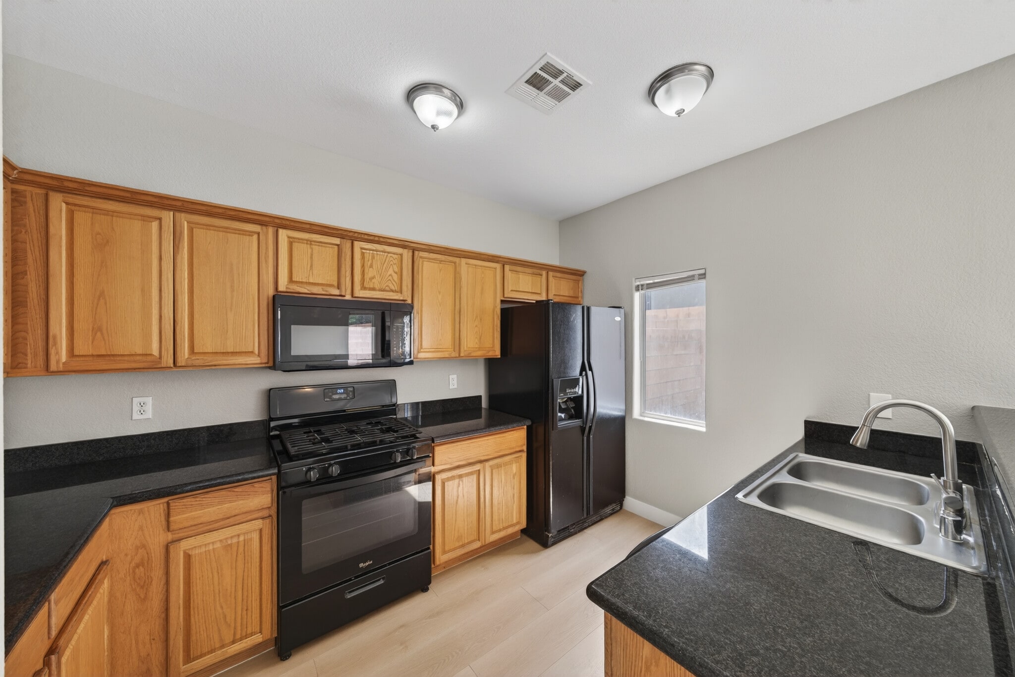 Building Photo - 6321 Blowing Sky St