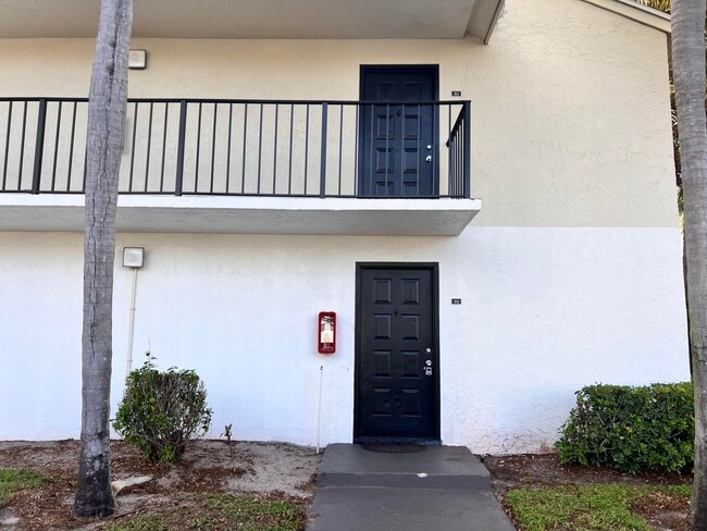 Building Photo - 718 Executive Center Dr