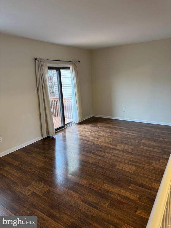 Building Photo - 204 Livingston Ct