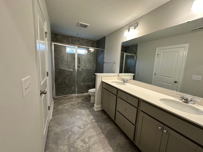 Master bath - 579 Forestville Rd