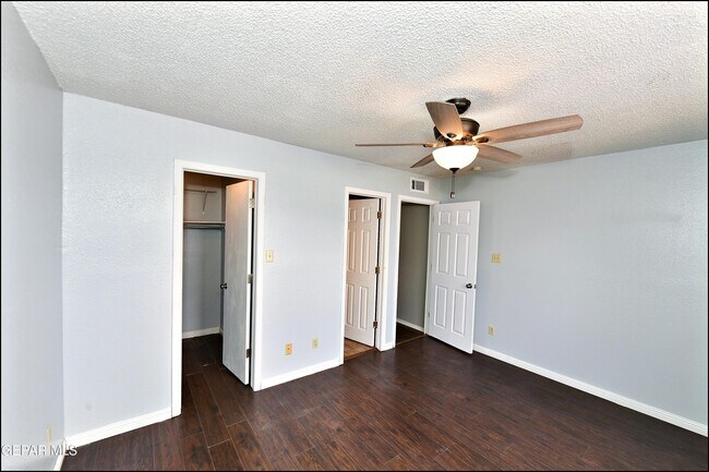 Building Photo - 11051 Rockdale St