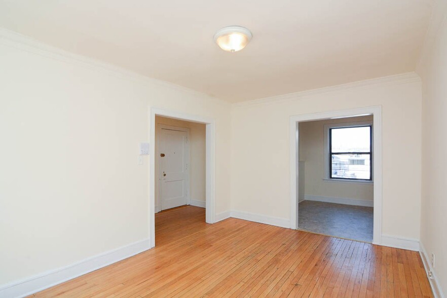 Building Photo - 2336 N Spaulding Ave
