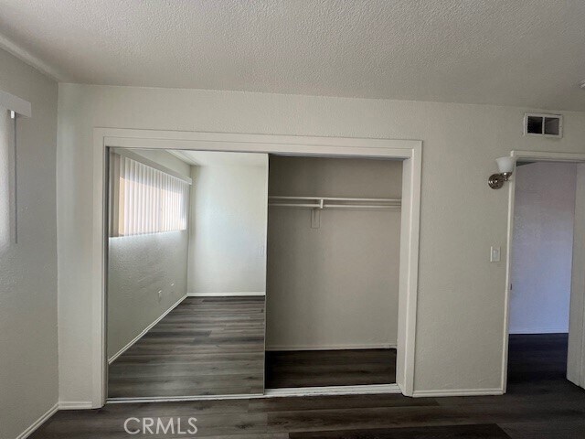 Building Photo - 45421 Sunset Ln