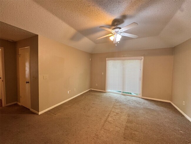 Building Photo - 11 Cottage Grove Pl