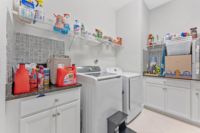 Building Photo - 5934 Buttonbush Dr