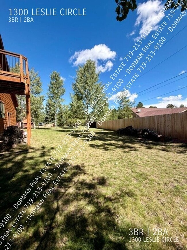 Building Photo - 1300 Leslie Cir