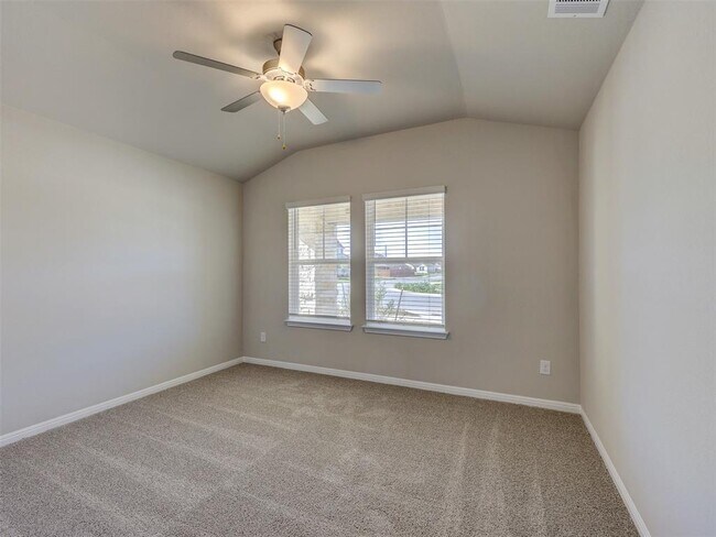 Building Photo - 100 Greenspire Ln