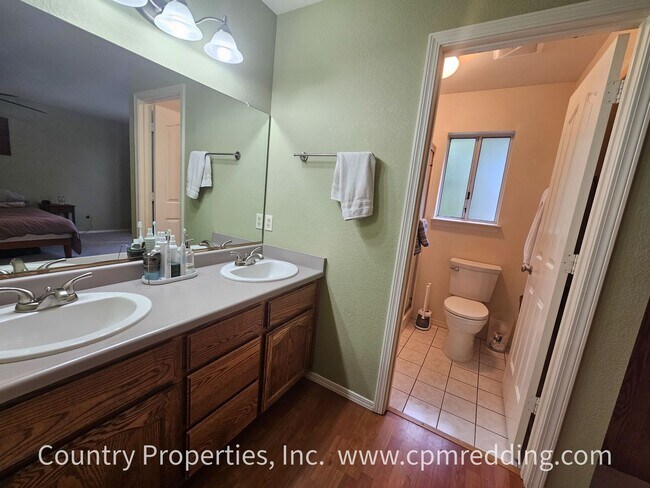 Building Photo - Spacious 4-Bedroom Home in Mary Lake Neighborhood Available January 15th!