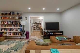 Building Photo - 36 Sargent Ave