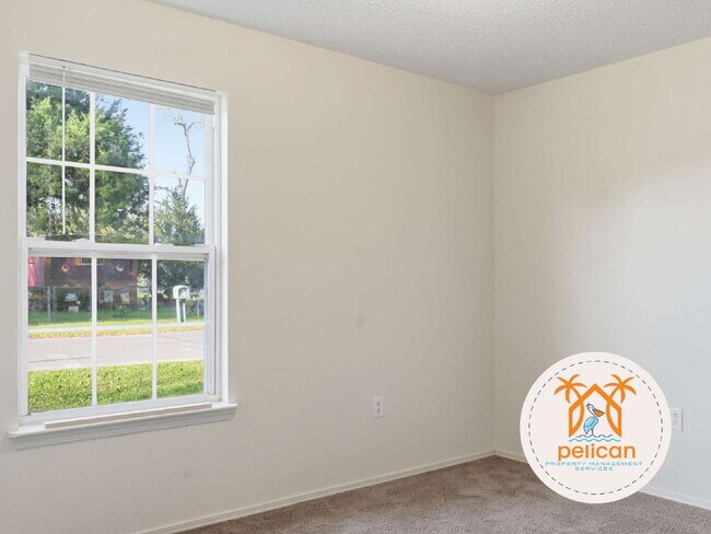 Building Photo - Charming 3-Bedroom Home with Spacious Open Layout – Minutes from Downtown Pensacola!