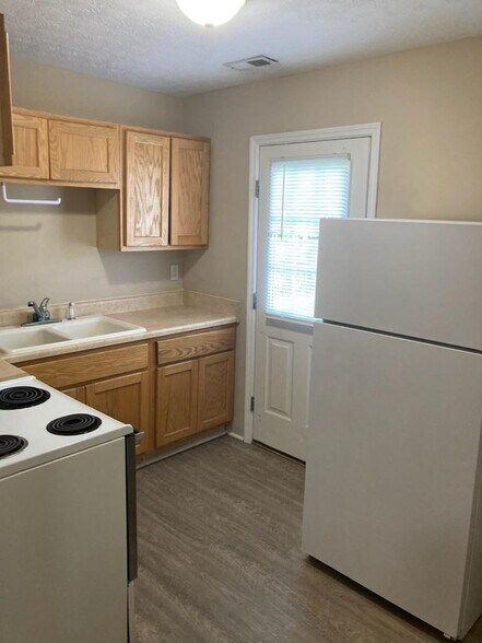Building Photo - 327 Hogan Cir