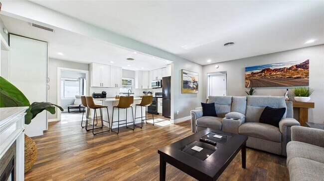 Building Photo - 101 N Mercury Ave