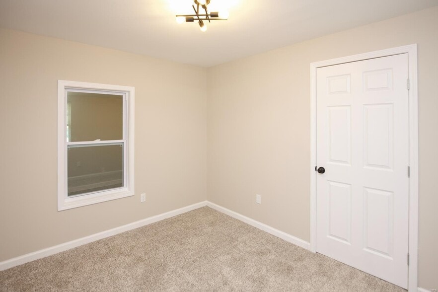 Building Photo - 10675 Farview Ave