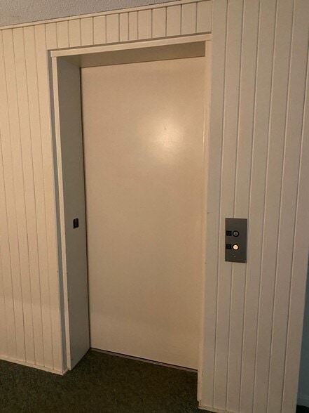 Building Photo - 255 North Rd