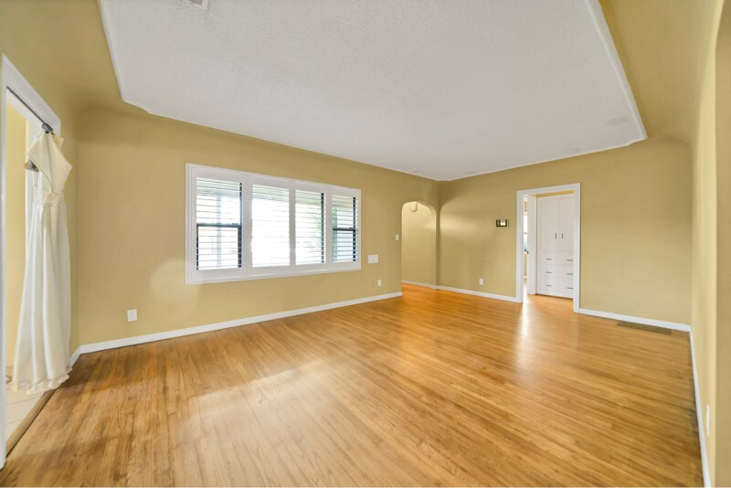 Building Photo - 1301 S Lee Ave