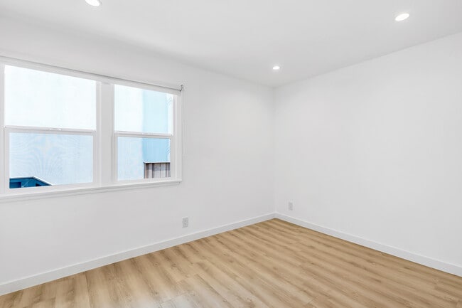 Building Photo - 2438 7th St