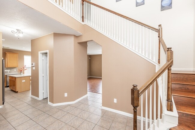 Building Photo - 6451 Applewood Forest Dr