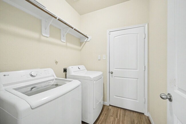 Building Photo - 24806 Pavarotti Pl