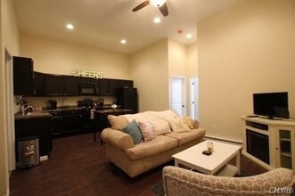 Building Photo - 255 State St