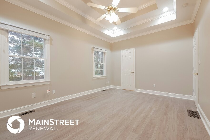 Building Photo - 100 Carriage Chase