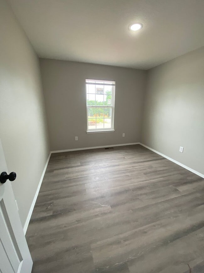 Building Photo - Brand New Home!!