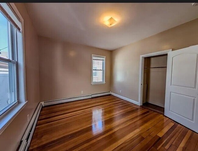 Building Photo - 364 Academy Ave