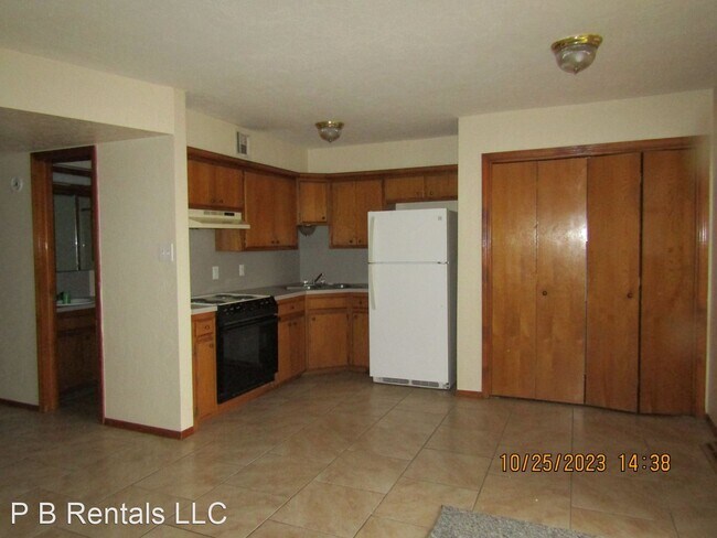 Building Photo - 2 br, 1 bath House - 401 NW 6th Street, Apt B