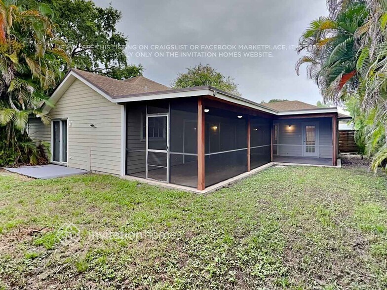 Building Photo - 10025 SW 139th Pl