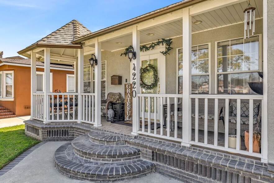 Building Photo - 4220 Los Coyotes Diagonal