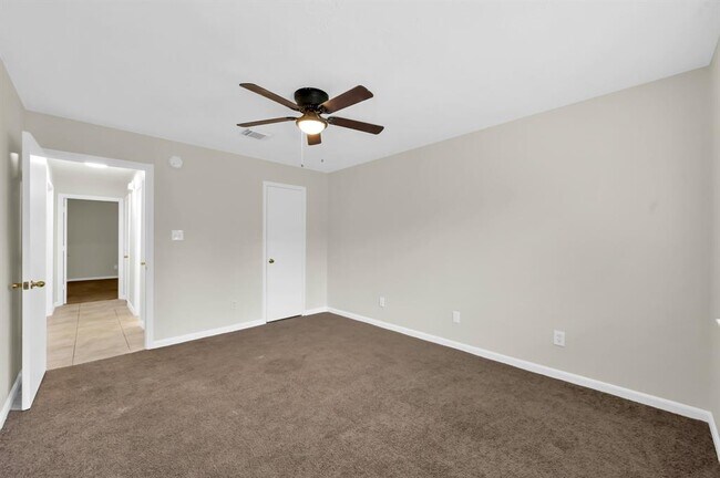 Building Photo - 22727 Bridgewater Dr