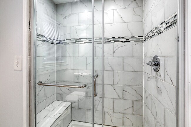 Full bath on 1st floor with walk-in shower - 4333 Charlotte St