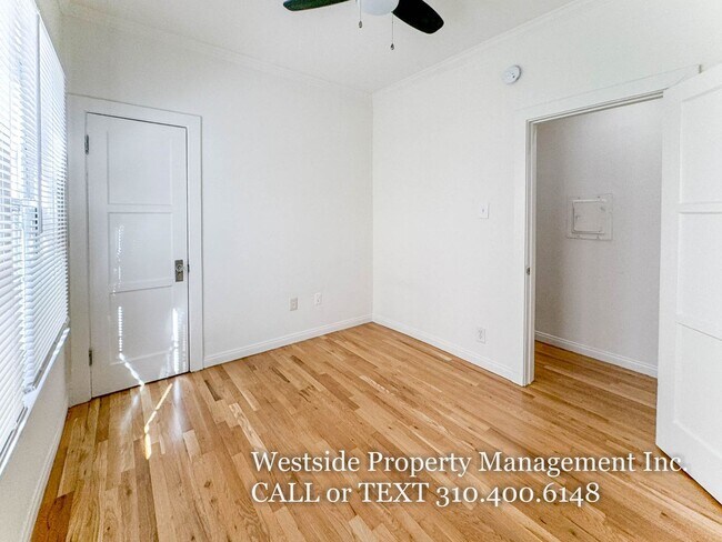 Building Photo - 1435 N Las Palmas Ave