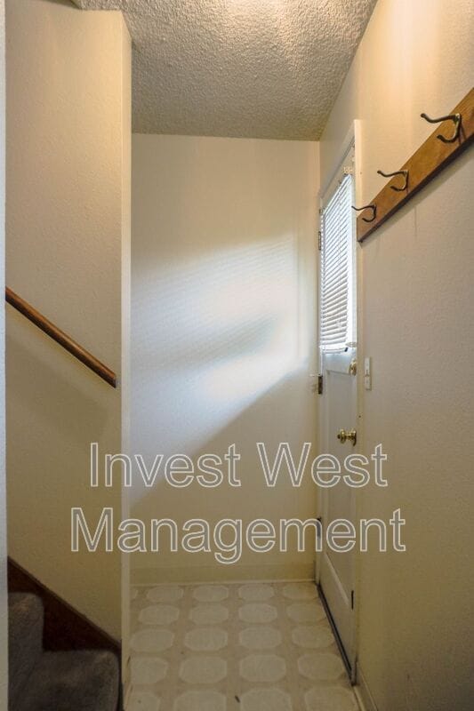 Building Photo - 2804 NE 113th St