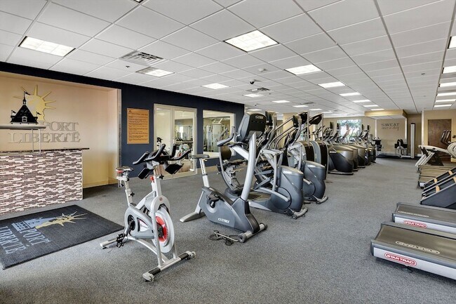 Building Photo - 208 Shearwater Ct W