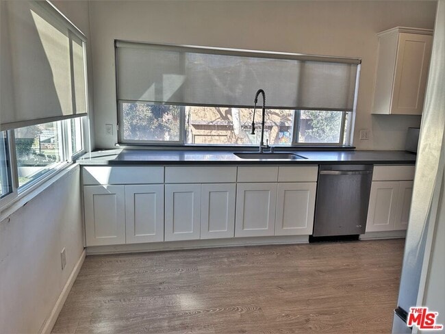 Building Photo - 410 Pershing Dr