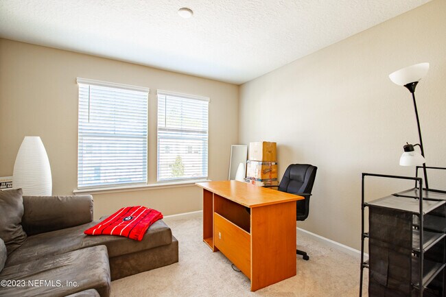 Building Photo - 10377 Benson Lake Dr