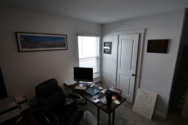 Building Photo - 1303 Lucciola Ln